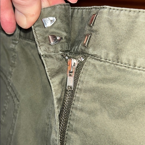 LOFT Olive Green Cargo Women's Skirt Size 12 - Picture 4 of 9